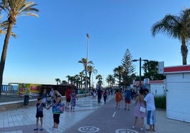 Imagen de archivo del paseo marítimo de Torre del Mar.