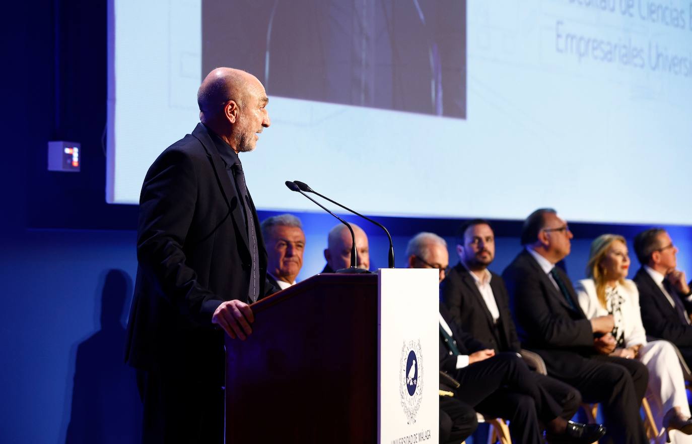 Reconocidos en la gala: Ana María Sánchez Tejeda, primera mujer decana de la Facultad; Guillermina Martín Reyes, primera mujer catedrática de la UMA; Sergio Corral Delgado, director de la Fundación Unicaja; Juan Ignacio Zafra Becerra, director territorial de CaixaBank en Andalucía; Daniel Pastor Vega, promotor de la Fundación «Daniel Pastor»; Antonio Suárez Chamorro, artista plástico, Carolina España Reina, consejera de Economía, Hacienda y Fondos Europeos. Arturo Bernal Bergua. Consejero de Turismo, Cultura y Deporte; Alberto Garzón Espinosa, ha sido ministro de Consumo y coordinador de IU. Isidro Rubiales Gil, consejero delegado de Unicaja Banco; José Manuel Rando Cano, Comisario jefe de Marbella; Rafael Pérez Peña, decano del Cuerpo Consular y es Cónsul de Portugal; Teresa Dabán Sánchez, representante residente del FMI en Nepal; Fernando Hardasmal Barrera, vicepresidente de DEKRA.