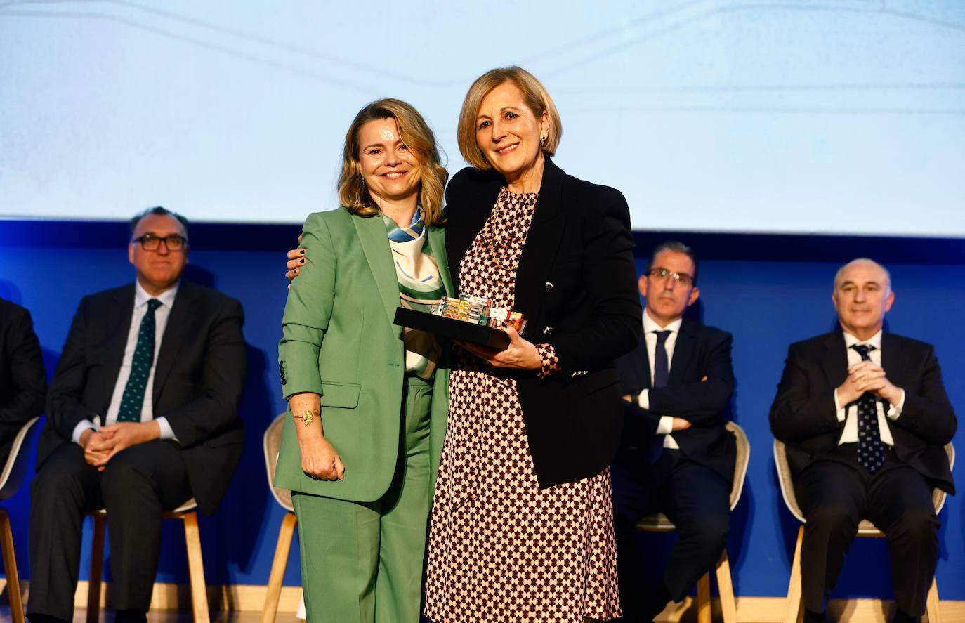 Reconocidos en la gala: Ana María Sánchez Tejeda, primera mujer decana de la Facultad; Guillermina Martín Reyes, primera mujer catedrática de la UMA; Sergio Corral Delgado, director de la Fundación Unicaja; Juan Ignacio Zafra Becerra, director territorial de CaixaBank en Andalucía; Daniel Pastor Vega, promotor de la Fundación «Daniel Pastor»; Antonio Suárez Chamorro, artista plástico, Carolina España Reina, consejera de Economía, Hacienda y Fondos Europeos. Arturo Bernal Bergua. Consejero de Turismo, Cultura y Deporte; Alberto Garzón Espinosa, ha sido ministro de Consumo y coordinador de IU. Isidro Rubiales Gil, consejero delegado de Unicaja Banco; José Manuel Rando Cano, Comisario jefe de Marbella; Rafael Pérez Peña, decano del Cuerpo Consular y es Cónsul de Portugal; Teresa Dabán Sánchez, representante residente del FMI en Nepal; Fernando Hardasmal Barrera, vicepresidente de DEKRA.