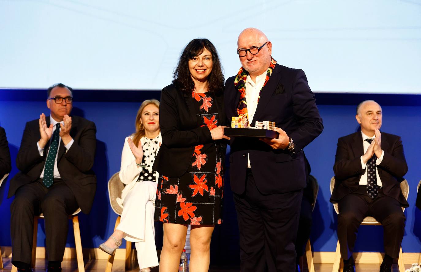 Reconocidos en la gala: Ana María Sánchez Tejeda, primera mujer decana de la Facultad; Guillermina Martín Reyes, primera mujer catedrática de la UMA; Sergio Corral Delgado, director de la Fundación Unicaja; Juan Ignacio Zafra Becerra, director territorial de CaixaBank en Andalucía; Daniel Pastor Vega, promotor de la Fundación «Daniel Pastor»; Antonio Suárez Chamorro, artista plástico, Carolina España Reina, consejera de Economía, Hacienda y Fondos Europeos. Arturo Bernal Bergua. Consejero de Turismo, Cultura y Deporte; Alberto Garzón Espinosa, ha sido ministro de Consumo y coordinador de IU. Isidro Rubiales Gil, consejero delegado de Unicaja Banco; José Manuel Rando Cano, Comisario jefe de Marbella; Rafael Pérez Peña, decano del Cuerpo Consular y es Cónsul de Portugal; Teresa Dabán Sánchez, representante residente del FMI en Nepal; Fernando Hardasmal Barrera, vicepresidente de DEKRA.