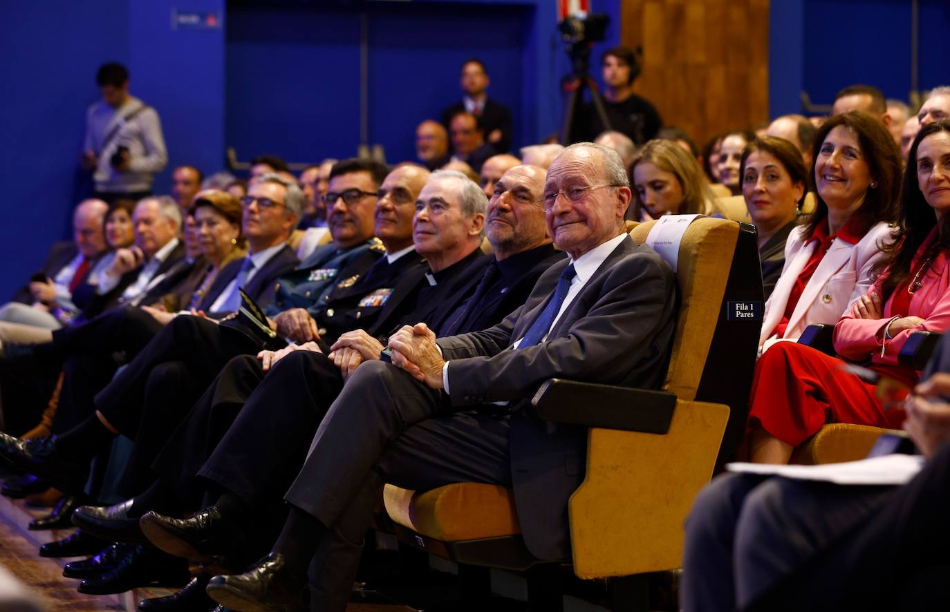 Reconocidos en la gala: Ana María Sánchez Tejeda, primera mujer decana de la Facultad; Guillermina Martín Reyes, primera mujer catedrática de la UMA; Sergio Corral Delgado, director de la Fundación Unicaja; Juan Ignacio Zafra Becerra, director territorial de CaixaBank en Andalucía; Daniel Pastor Vega, promotor de la Fundación «Daniel Pastor»; Antonio Suárez Chamorro, artista plástico, Carolina España Reina, consejera de Economía, Hacienda y Fondos Europeos. Arturo Bernal Bergua. Consejero de Turismo, Cultura y Deporte; Alberto Garzón Espinosa, ha sido ministro de Consumo y coordinador de IU. Isidro Rubiales Gil, consejero delegado de Unicaja Banco; José Manuel Rando Cano, Comisario jefe de Marbella; Rafael Pérez Peña, decano del Cuerpo Consular y es Cónsul de Portugal; Teresa Dabán Sánchez, representante residente del FMI en Nepal; Fernando Hardasmal Barrera, vicepresidente de DEKRA.