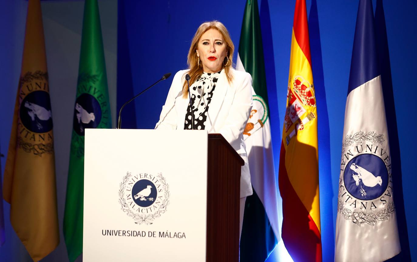 Reconocidos en la gala: Ana María Sánchez Tejeda, primera mujer decana de la Facultad; Guillermina Martín Reyes, primera mujer catedrática de la UMA; Sergio Corral Delgado, director de la Fundación Unicaja; Juan Ignacio Zafra Becerra, director territorial de CaixaBank en Andalucía; Daniel Pastor Vega, promotor de la Fundación «Daniel Pastor»; Antonio Suárez Chamorro, artista plástico, Carolina España Reina, consejera de Economía, Hacienda y Fondos Europeos. Arturo Bernal Bergua. Consejero de Turismo, Cultura y Deporte; Alberto Garzón Espinosa, ha sido ministro de Consumo y coordinador de IU. Isidro Rubiales Gil, consejero delegado de Unicaja Banco; José Manuel Rando Cano, Comisario jefe de Marbella; Rafael Pérez Peña, decano del Cuerpo Consular y es Cónsul de Portugal; Teresa Dabán Sánchez, representante residente del FMI en Nepal; Fernando Hardasmal Barrera, vicepresidente de DEKRA.