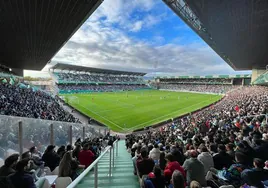 Panorámica del estadio del Córdoba, el Nuevo Arcángel, en un partido con gran afluencia de público.
