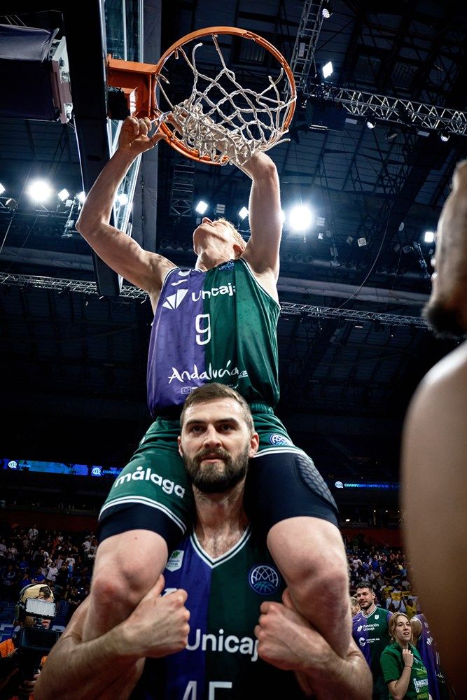 La final de la Basketball Champions League entre el Tenerife y el Unicaja, en imágenes