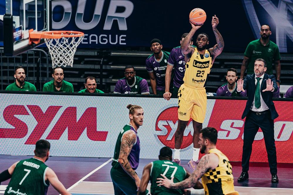 La final de la Basketball Champions League entre el Tenerife y el Unicaja, en imágenes