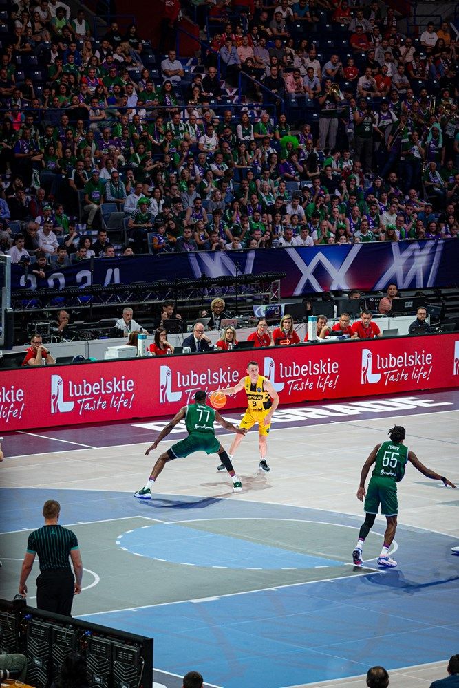 La final de la Basketball Champions League entre el Tenerife y el Unicaja, en imágenes