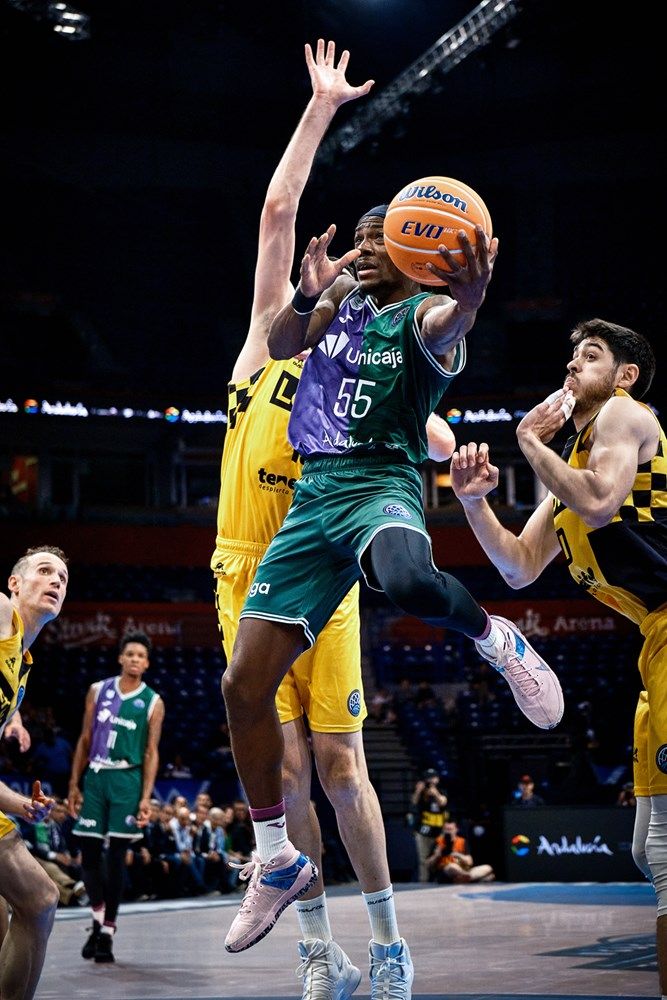 La final de la Basketball Champions League entre el Tenerife y el Unicaja, en imágenes