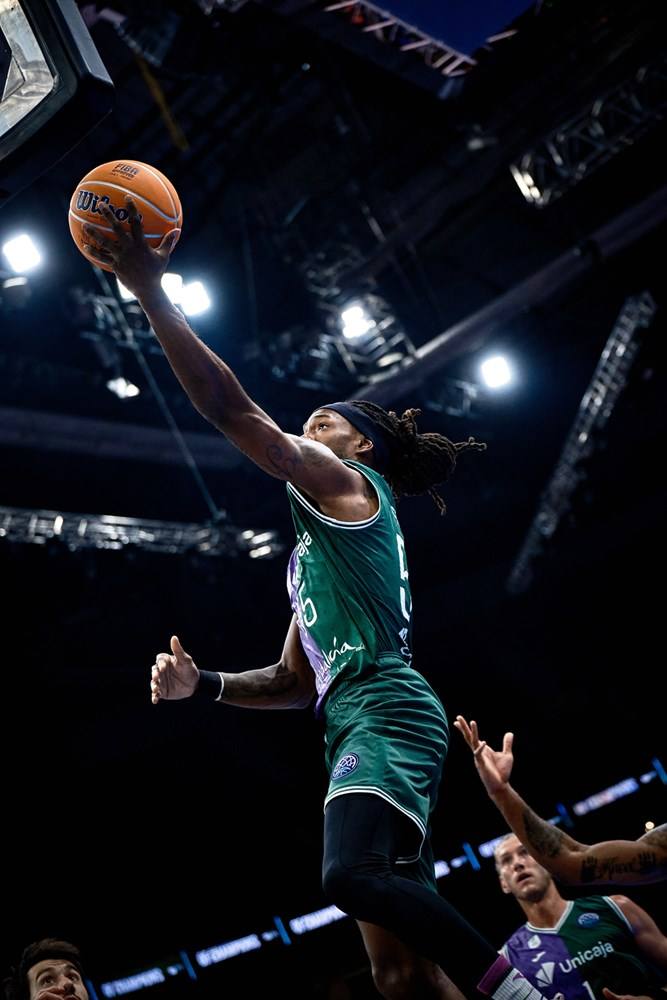 La final de la Basketball Champions League entre el Tenerife y el Unicaja, en imágenes