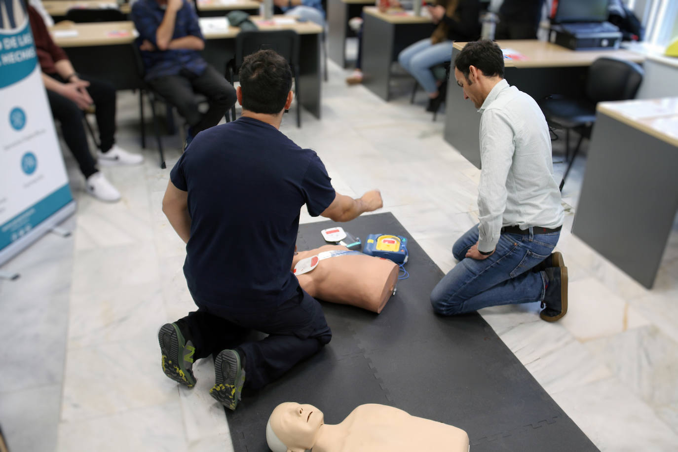 Durante la jornada, los participantes tuvieron la oportunidad de aprender técnicas de reanimación cardiopulmonar (RCP) o la maniobra de Heimlich para atragantamiento.