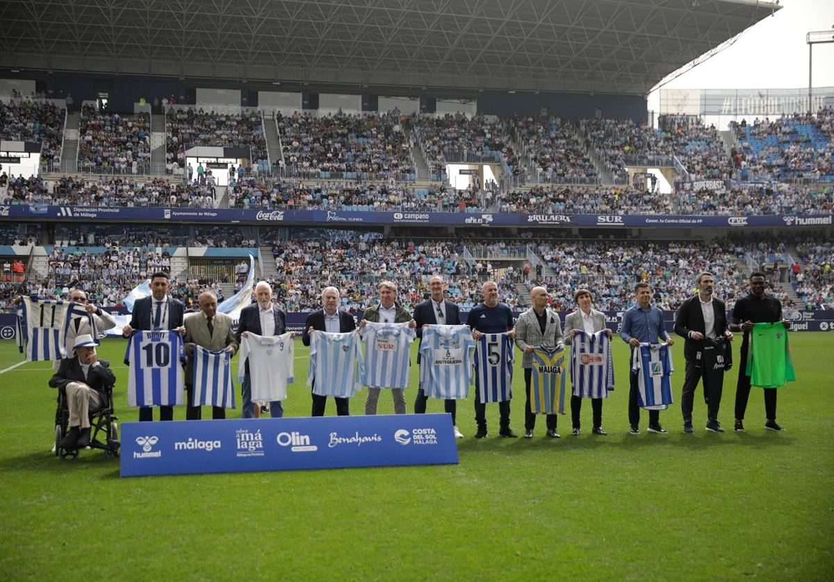 Exjugadores del Málaga de diferentes épocas en un acto celebrado el pasado 7 de abril en La Rosaleda en la previa del partido contra el Ceuta.