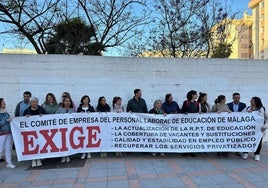 Protesta para reclamar más personal en los centros educativos.