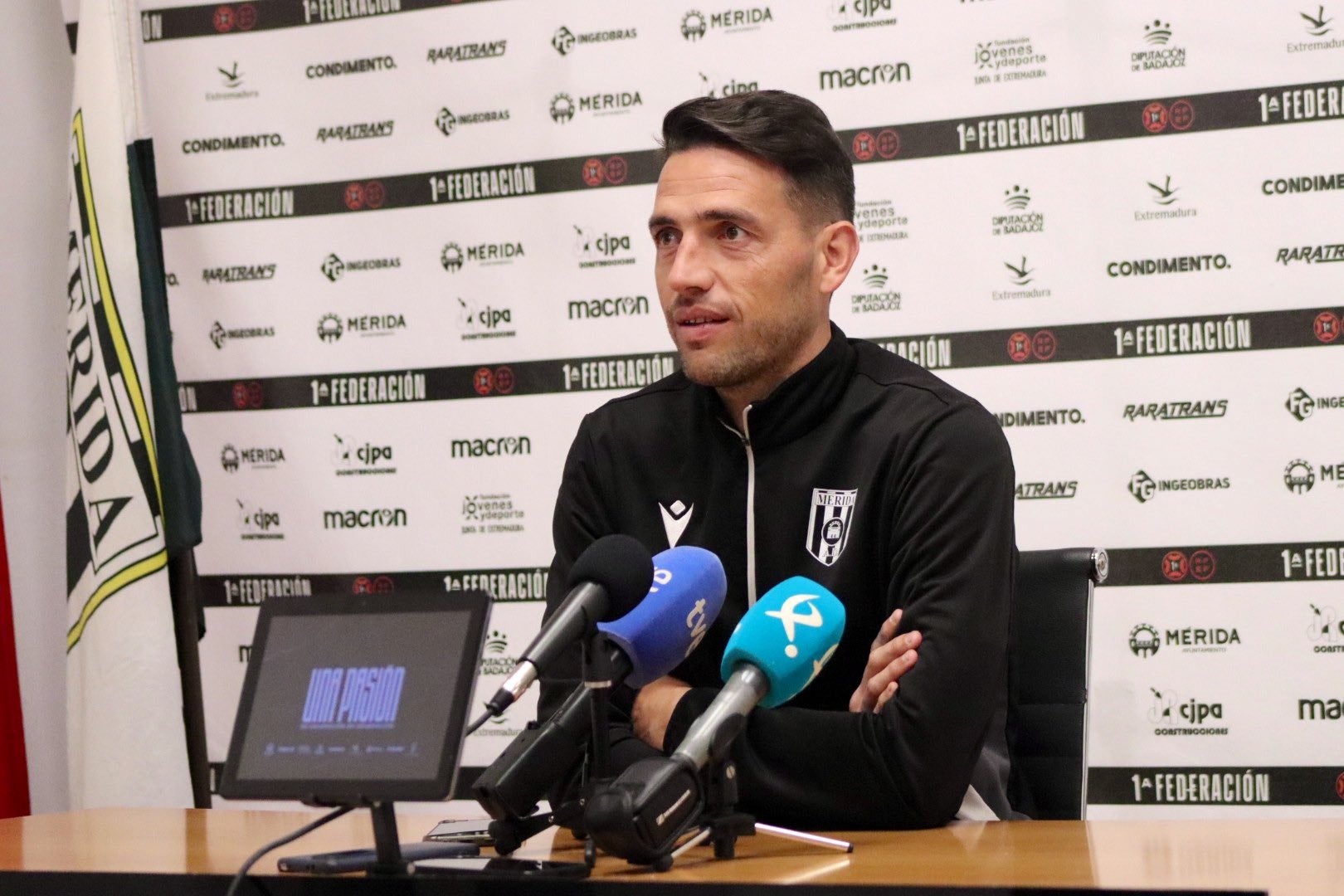 David Rocha, entrenador del Mérida, en la rueda de prensa de este viernes.