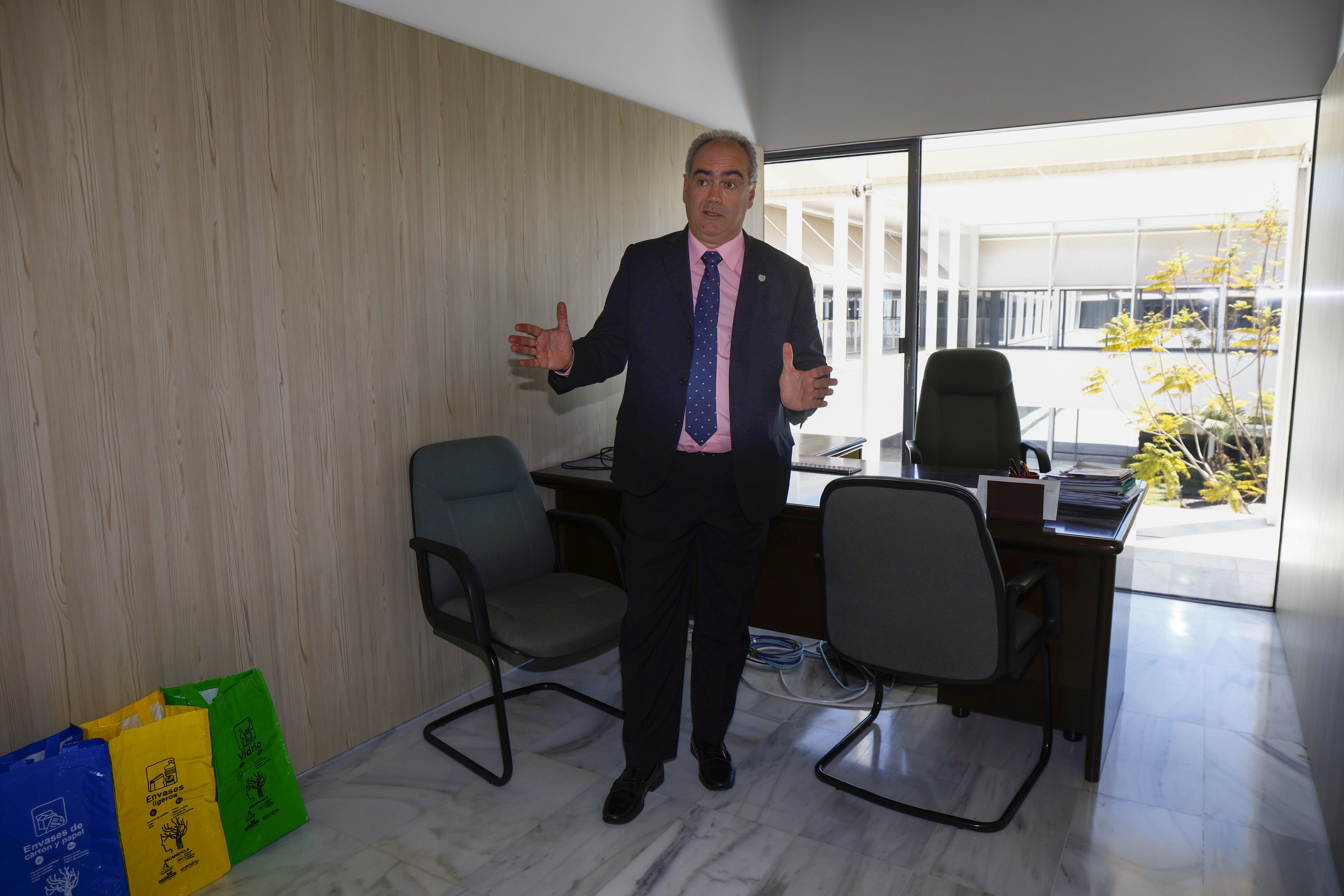 La planificación del traslado al nuevo edificio ha sido diseñada desde el Vicerrectorado de Infraestructuras y Sostenibilidad, con Salvador Merino al frente.
