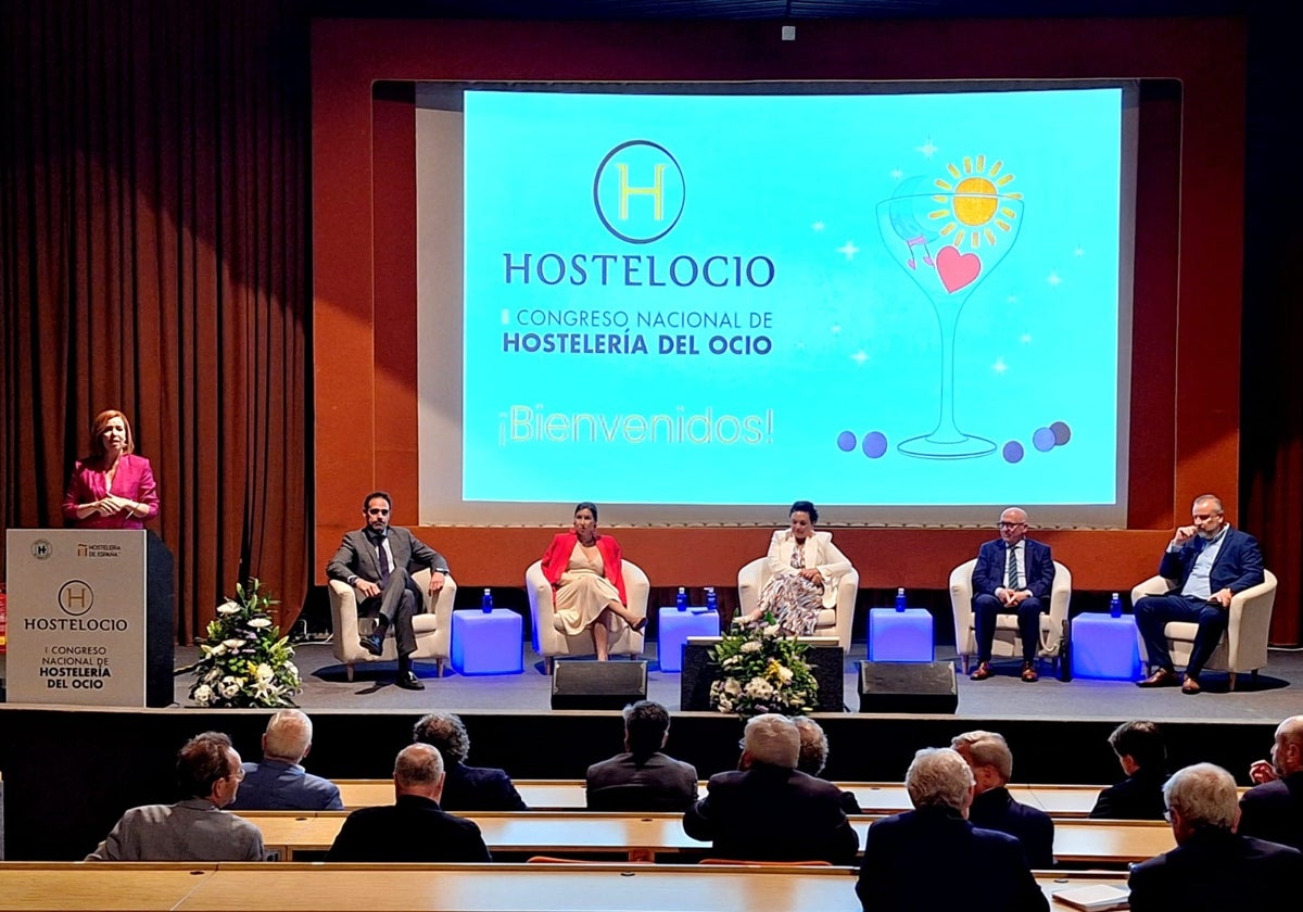 Cuatrocientos profesionales de la hostelería y el ocio en un foro sectorial de Torremolinos