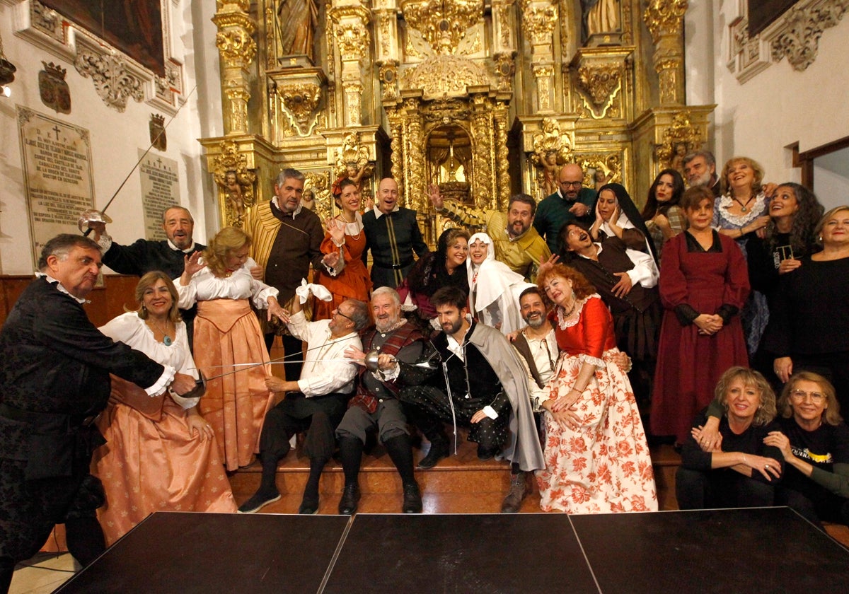 El grupo de teatro en la representación de «Con Juan Tenorio» en San Juan de Dios