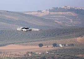 Dron de pasajeros durante un vuelo de prueba en la zona de Jaén.