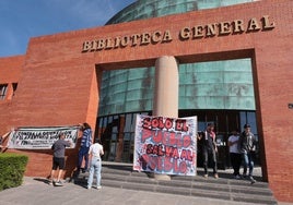 Los estudiantes están encerrados en la Biblioteca General de la UMA.