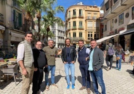 Maldonado, Sabastro, Estacio, Barea, Jimeno y Chemes, en la plaza del Carbón.