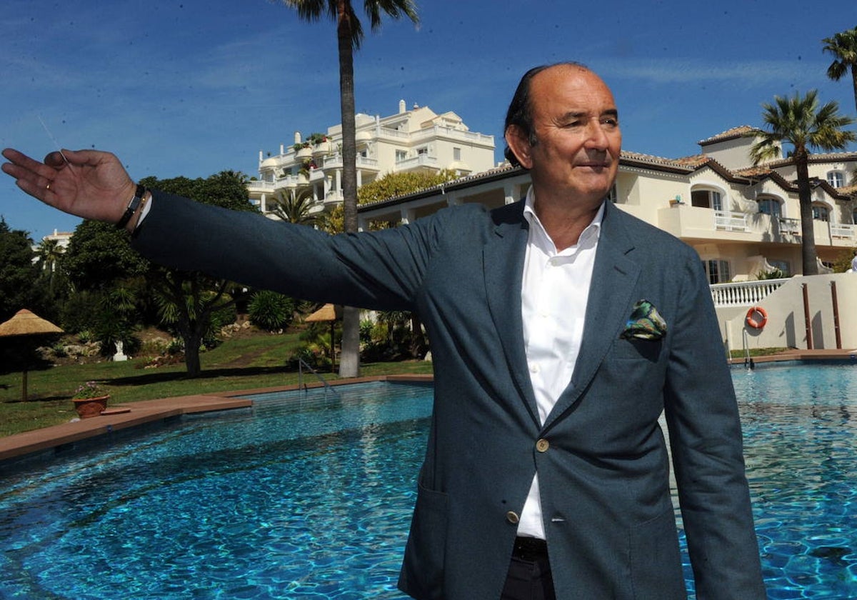 Félix Revuelta, en el hotel Las Dunas, emblema de sus empresas en la Costa del Sol.