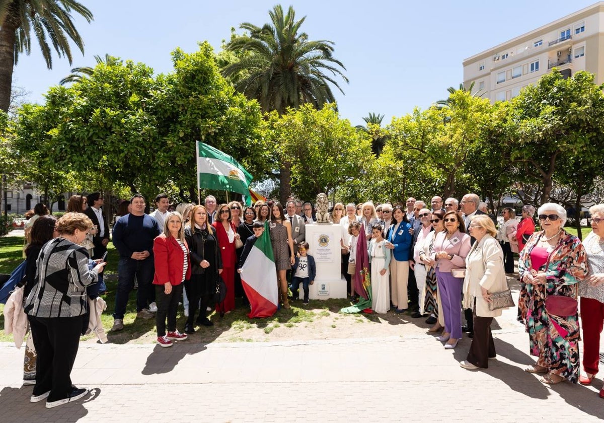 Inauguración del monumento al Club de Leones Málaga Ilusión.