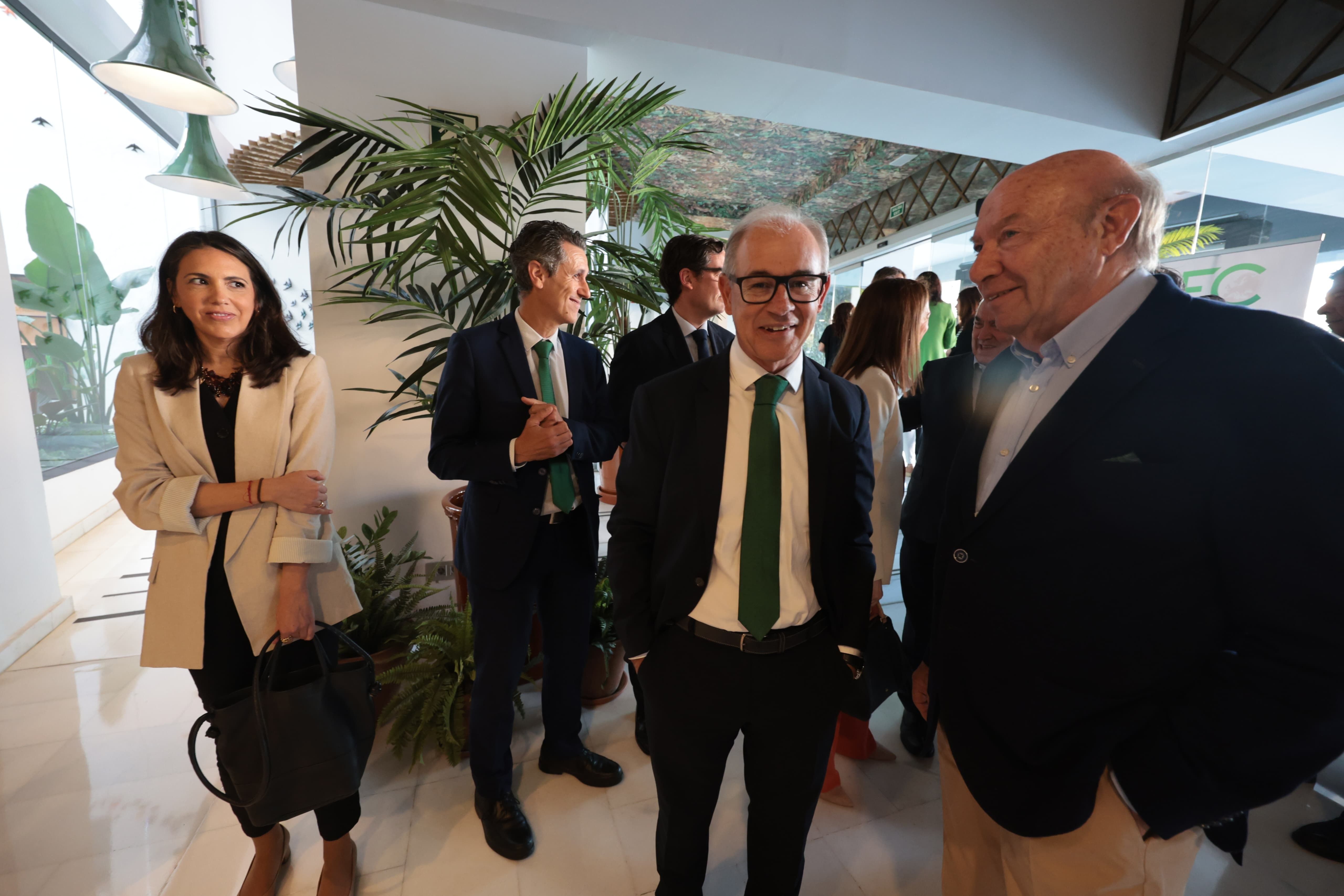 El foro SUR con Isidro Rubiales, CEO de Unicaja, en imágenes