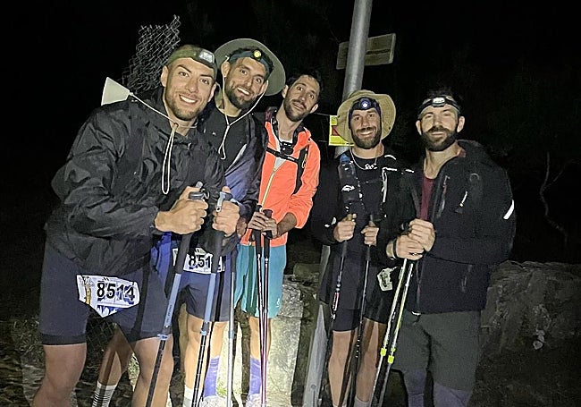 Su equipo de compañeros para la prueba.