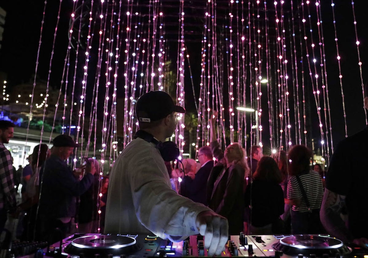 La música y los juegos de luces estarán muy presentes en la Noche en Blanco 2024.