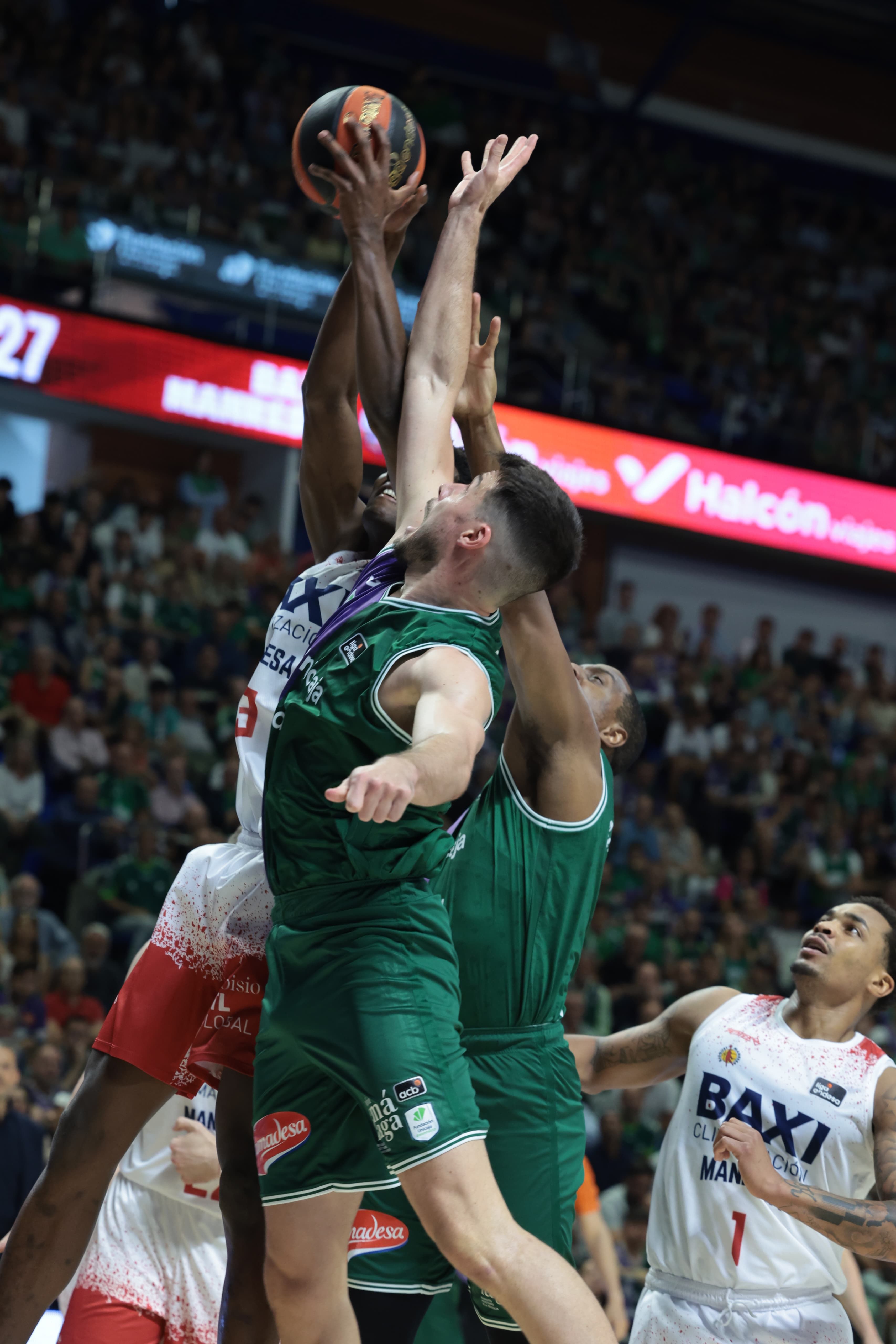 El Unicaja-Baxi Manresa del primer partido de cuartos de final, en imágenes