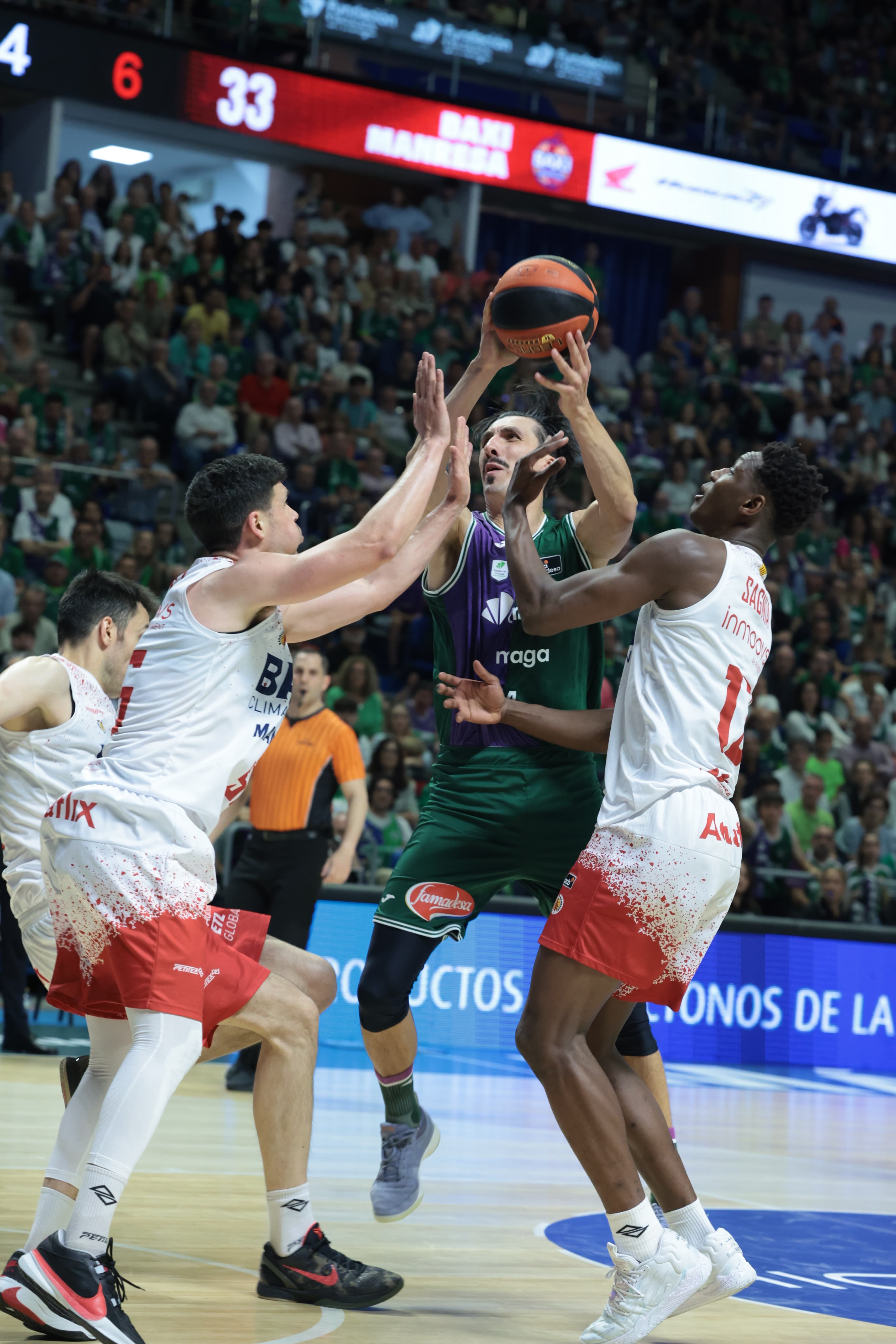 El Unicaja-Baxi Manresa del primer partido de cuartos de final, en imágenes