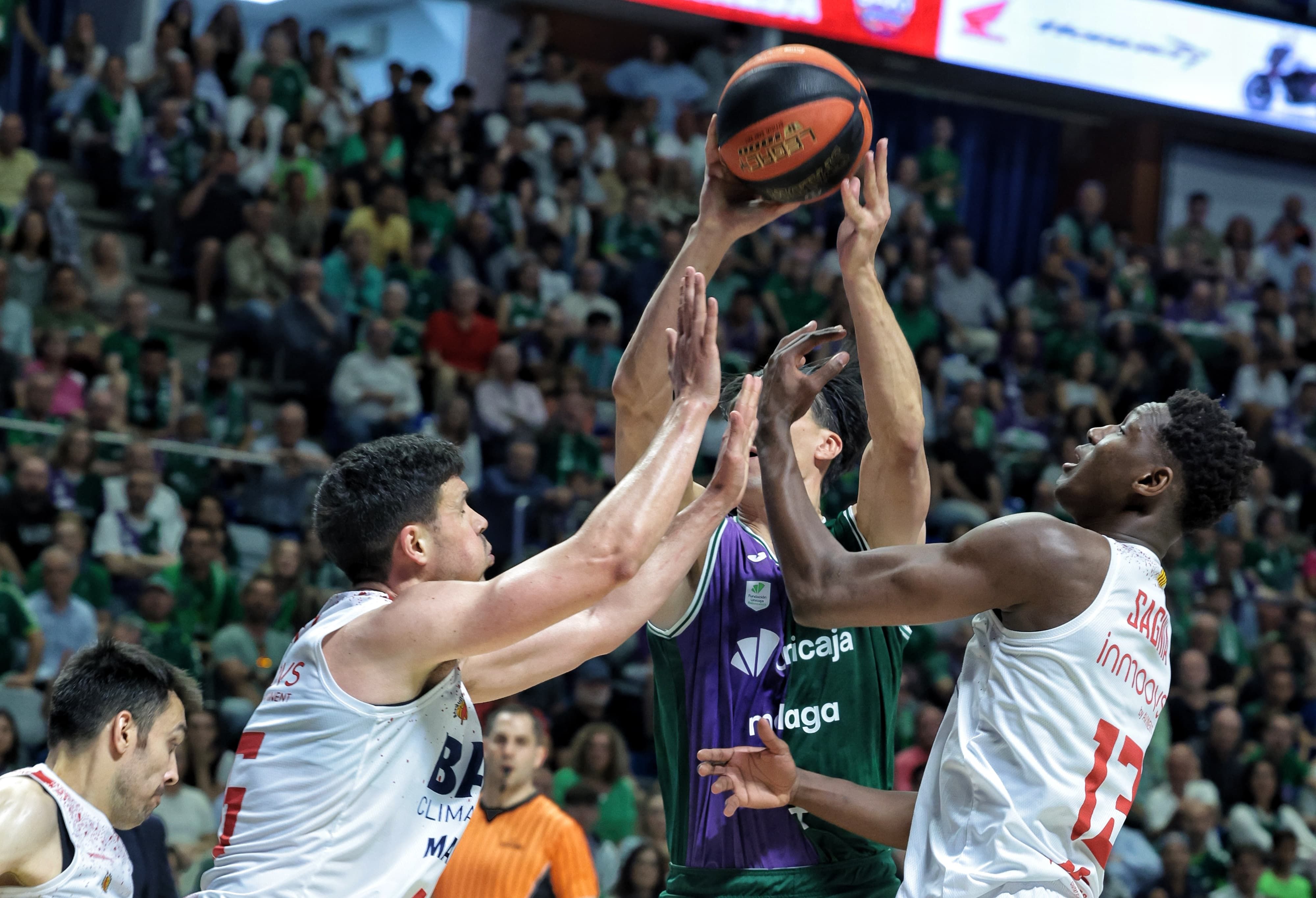 El Unicaja-Baxi Manresa del primer partido de cuartos de final, en imágenes