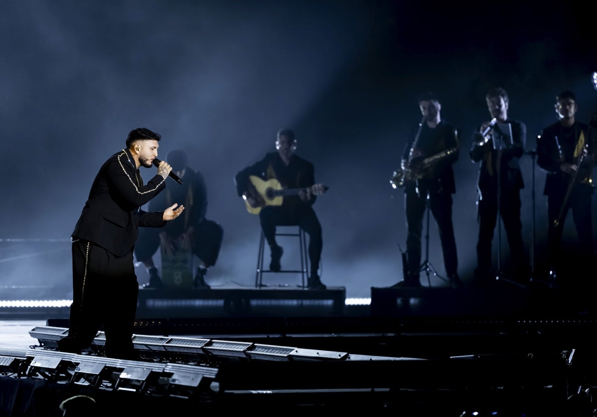 Omar Montes durante el concierto de los Latin Grammy.