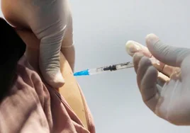 Andalucía amplía la edad para la vacuna del papiloma humano a chicos
