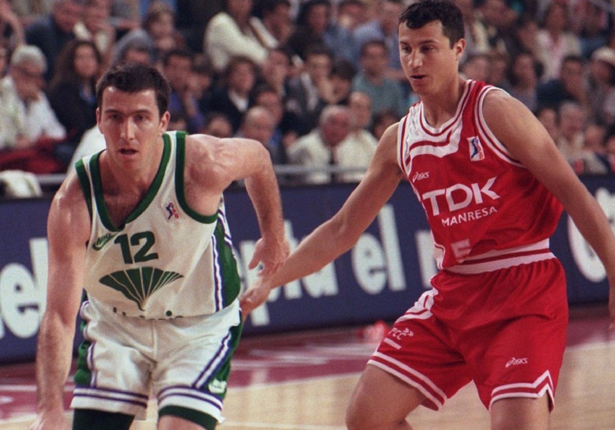 Nacho Rodríguez es defendido por Jesús Lázaro en un Manresa-Unicaja de la temporada 1996-1997.