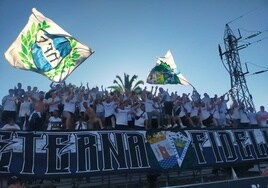 Aficionados del Marbella celebran el triunfo ante el Getafe B.