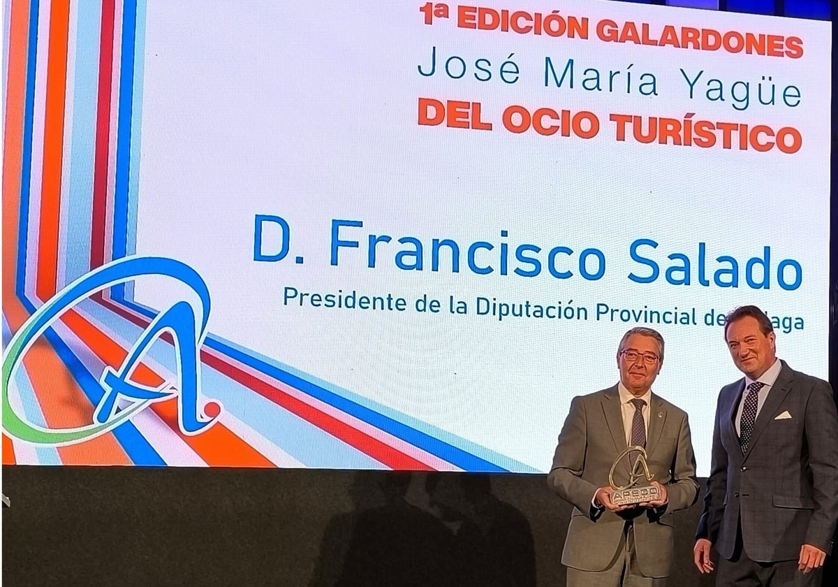 Salado recogió el premio por el apoyo al segmento del ocio.