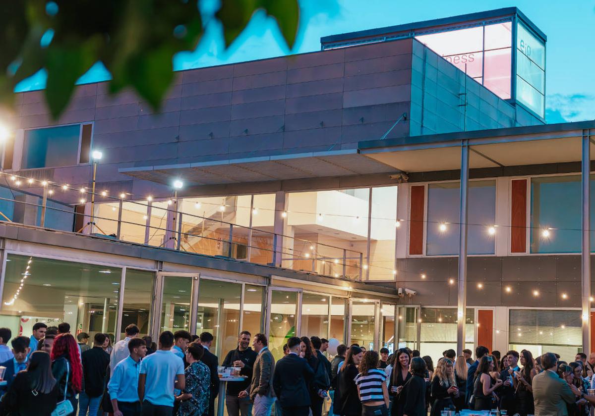ESIC cuenta con una metodología de aprendizaje innovadora y un plan de estudios en constante adaptación a los últimos avances.