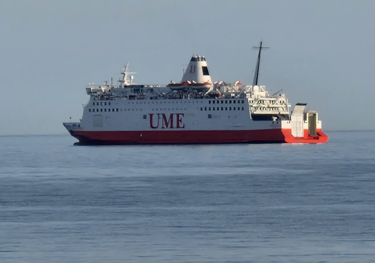 El barco que muchos se preguntan si tiene algo que ver con la Unidad Militar.