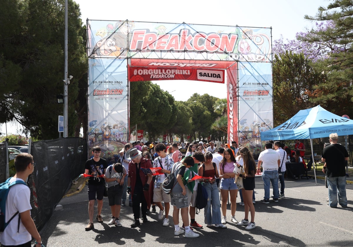 Cola en la entrada principal de la FreakCon 2024 en Torremolinos.
