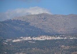 Vista panorámica del casco urbano de Periana.