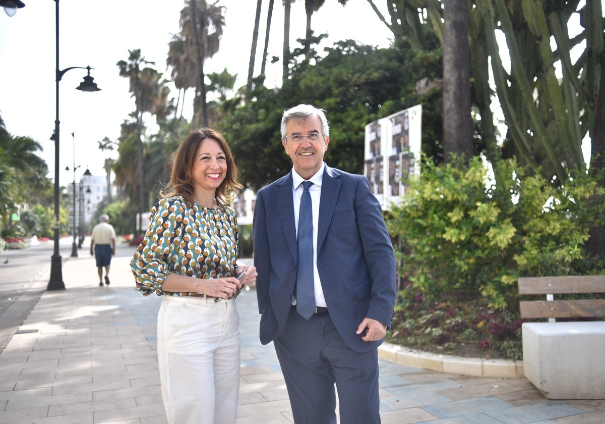 Patricia Navarro y José María García Urbano, esta mañana, en Estepona.