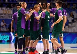 El Unicaja se jugará en Murcia la única vida que le queda (83-101)