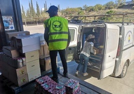 La Federación de Bancos de Alimentos de España pone en marcha la campaña solidaria 'Ningún Hogar Sin Alimentos'.