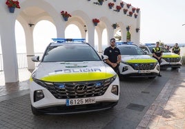 Imagen de los tres nuevos vehículos de la Policía Local en Nerja.