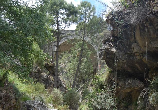 Restos del puente romano de Riofrío