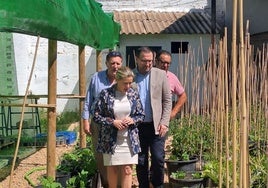 Visita de Carmen Sánchez a Sierra de Yeguas para el comienzo del proyecto.