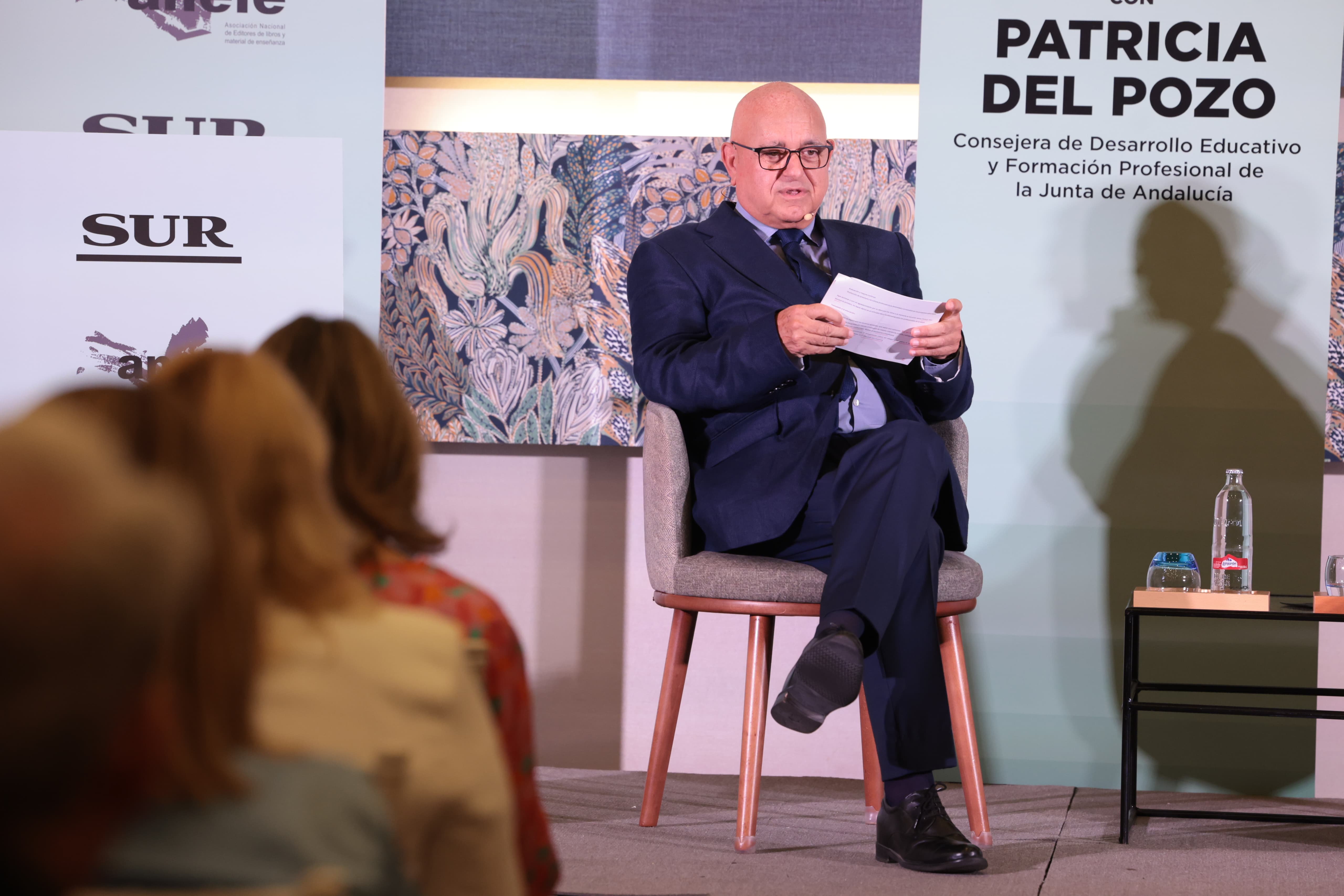 El encuentro-coloquio con la consejera Patricia del Pozo, en imágenes