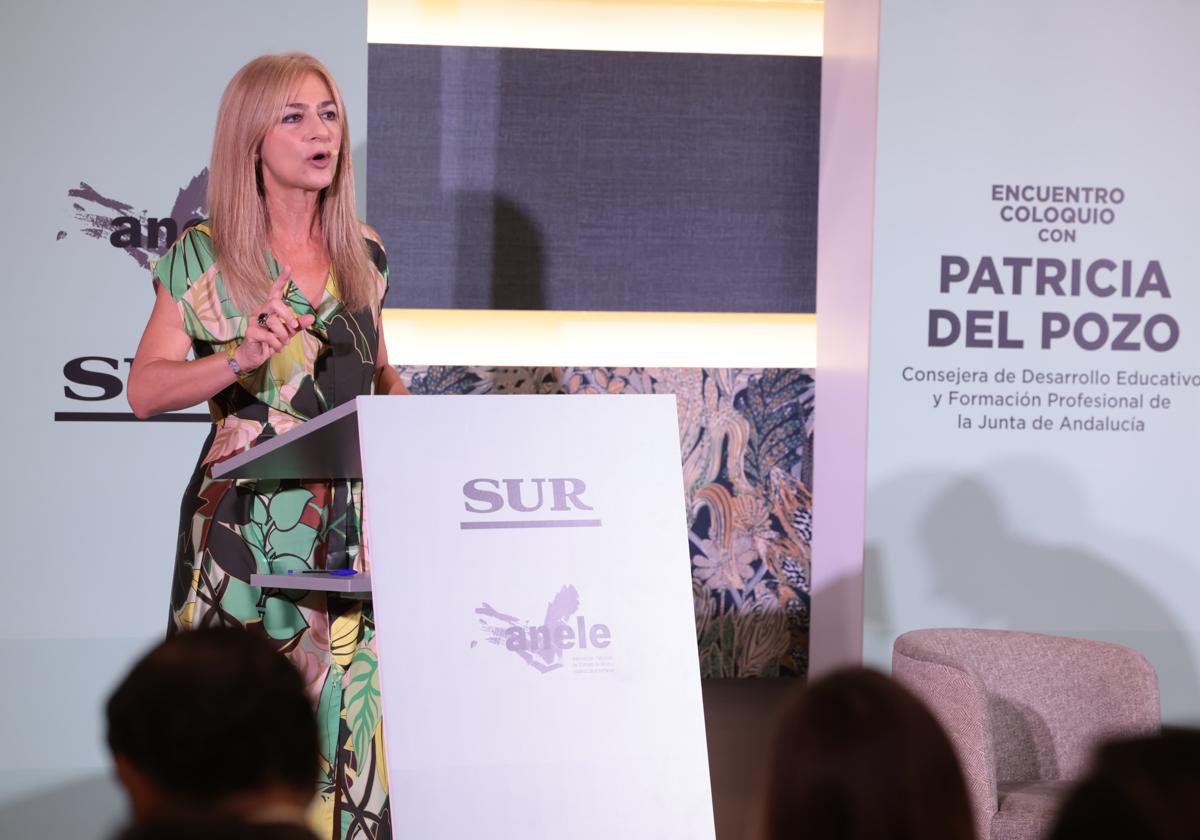 El encuentro-coloquio con la consejera Patricia del Pozo, en imágenes