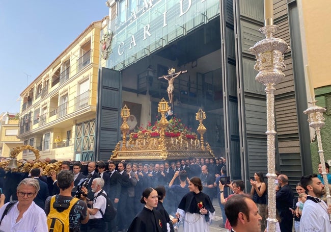 El Cristo del Amor salió desde su casa hermandad, en el barrio de la Victoria.