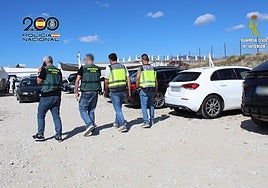 Cae un grupo criminal asentado en Málaga y Alicante que robaba y falsificaba vehículos para su venta en países europeos