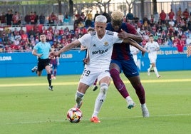 Alan Godoy en un partido ante el Barcelona B.